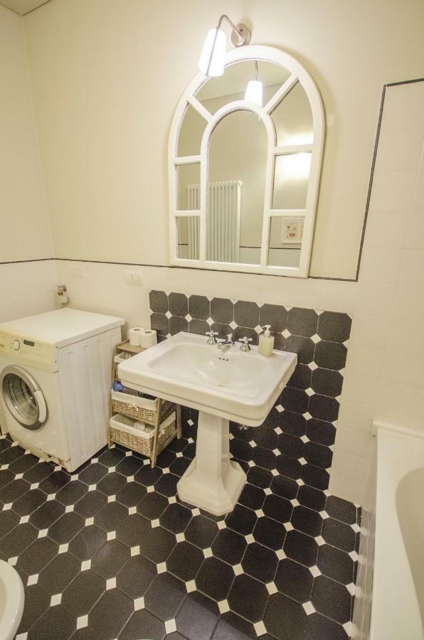 Azeglio Apartment, A Due Passi Da Piazza Maggiore Bologna Ngoại thất bức ảnh